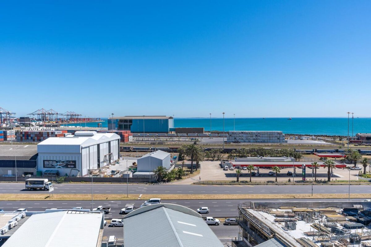 Ocean and harbour-side city views from Maritime Place